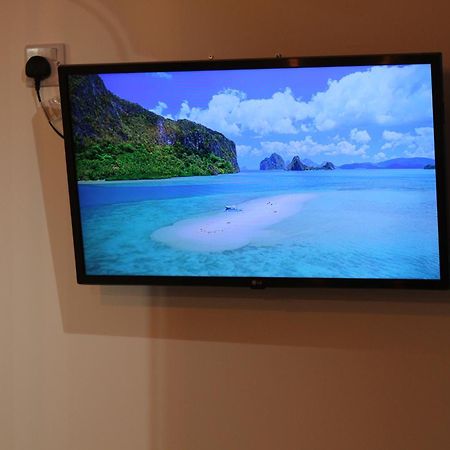 Self Contained, Double Bed Studio, Private Kitchen, Private Bath, Walking Distance To Harry Potter วัตฟอร์ด ภายนอก รูปภาพ