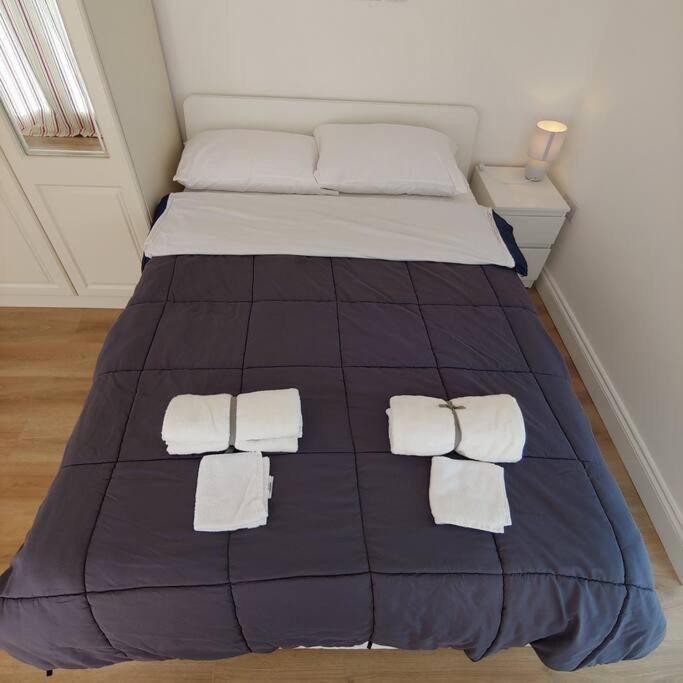 Self Contained, Double Bed Studio, Private Kitchen, Private Bath, Walking Distance To Harry Potter วัตฟอร์ด ภายนอก รูปภาพ